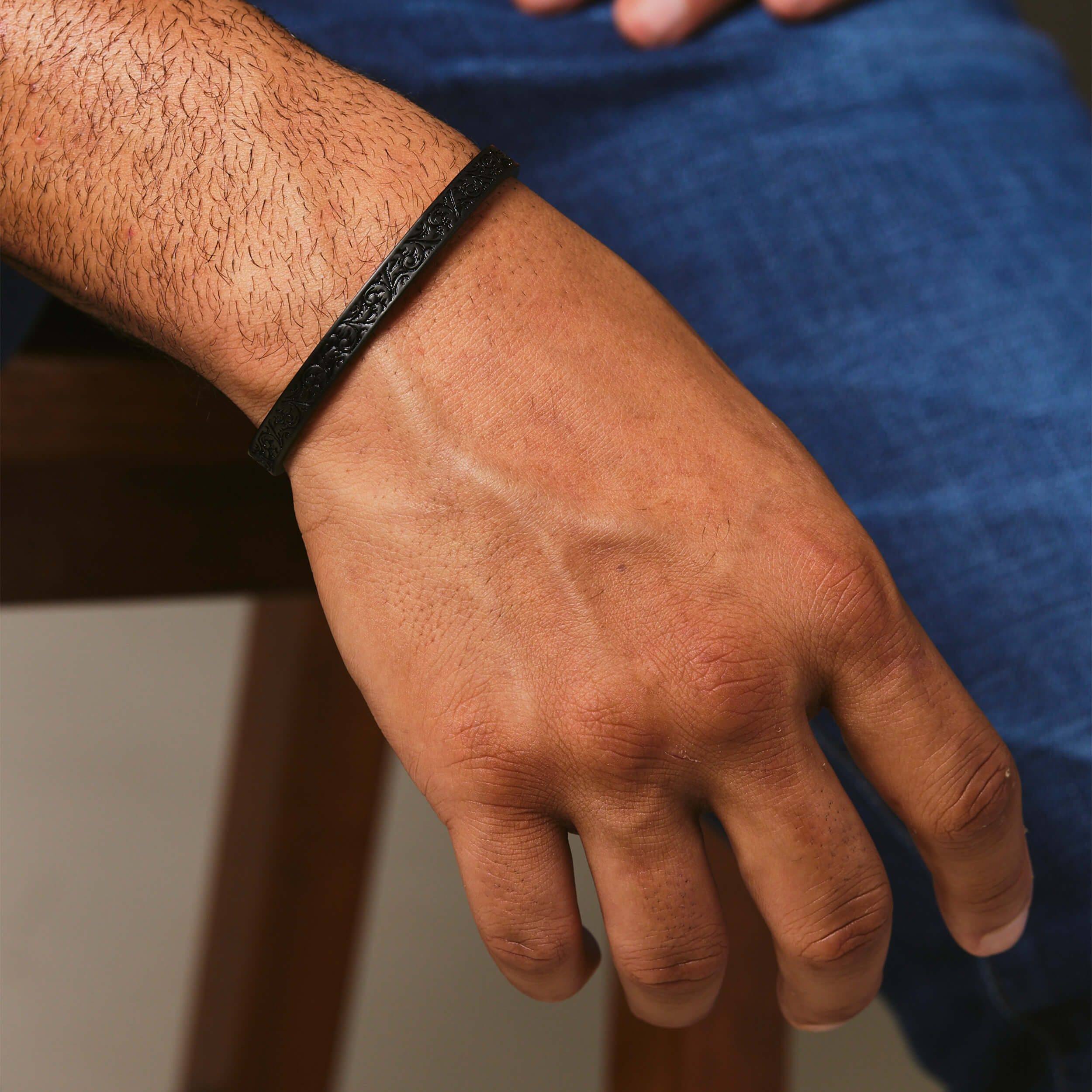 Acanthus Cuff - Black - Marcozo