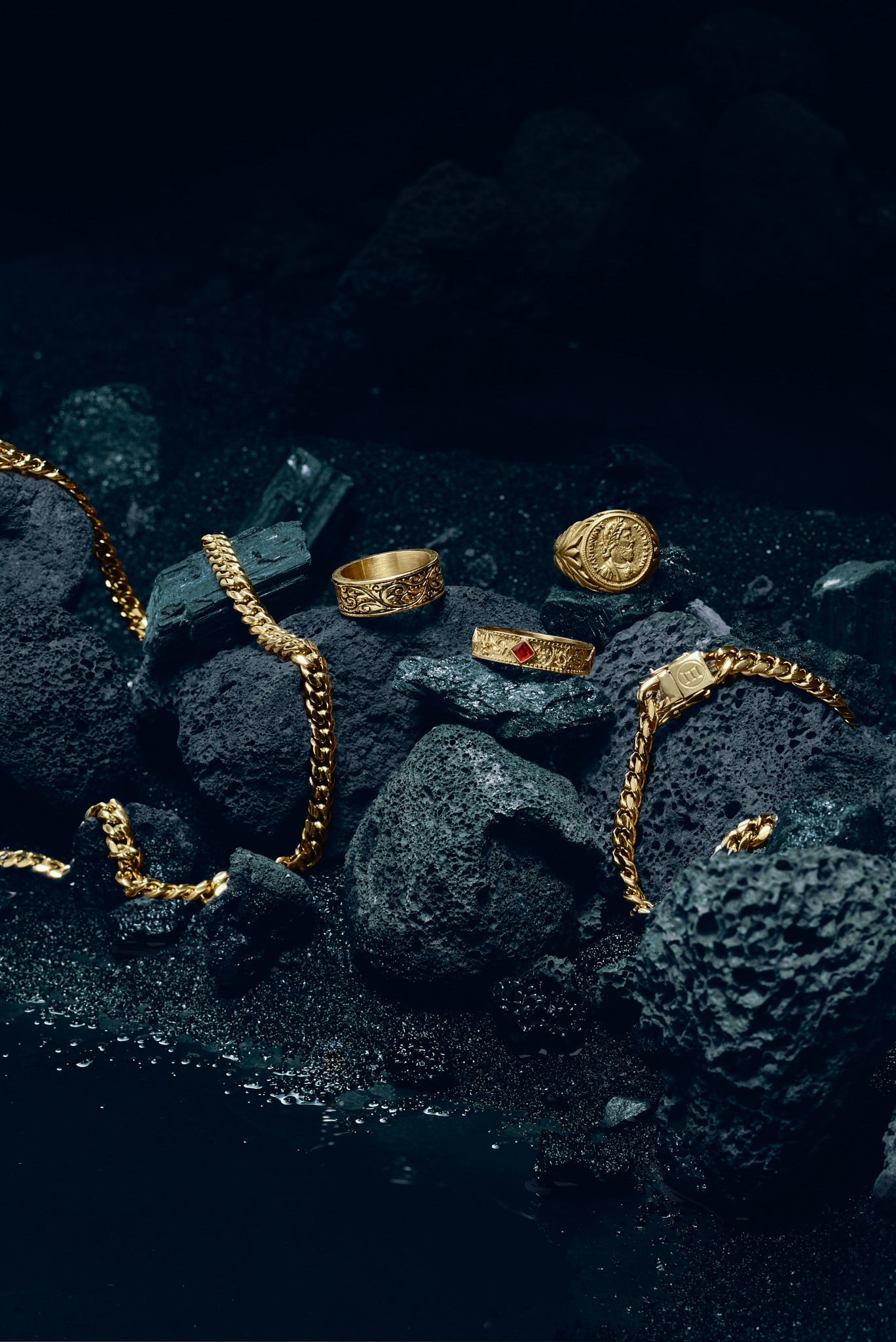 HeroProductShotGold_Main_High Res_2048px_Web Res 2 (1).jpg__PID:81f1f735-9235-46f1-b6b5-9e5d46919137