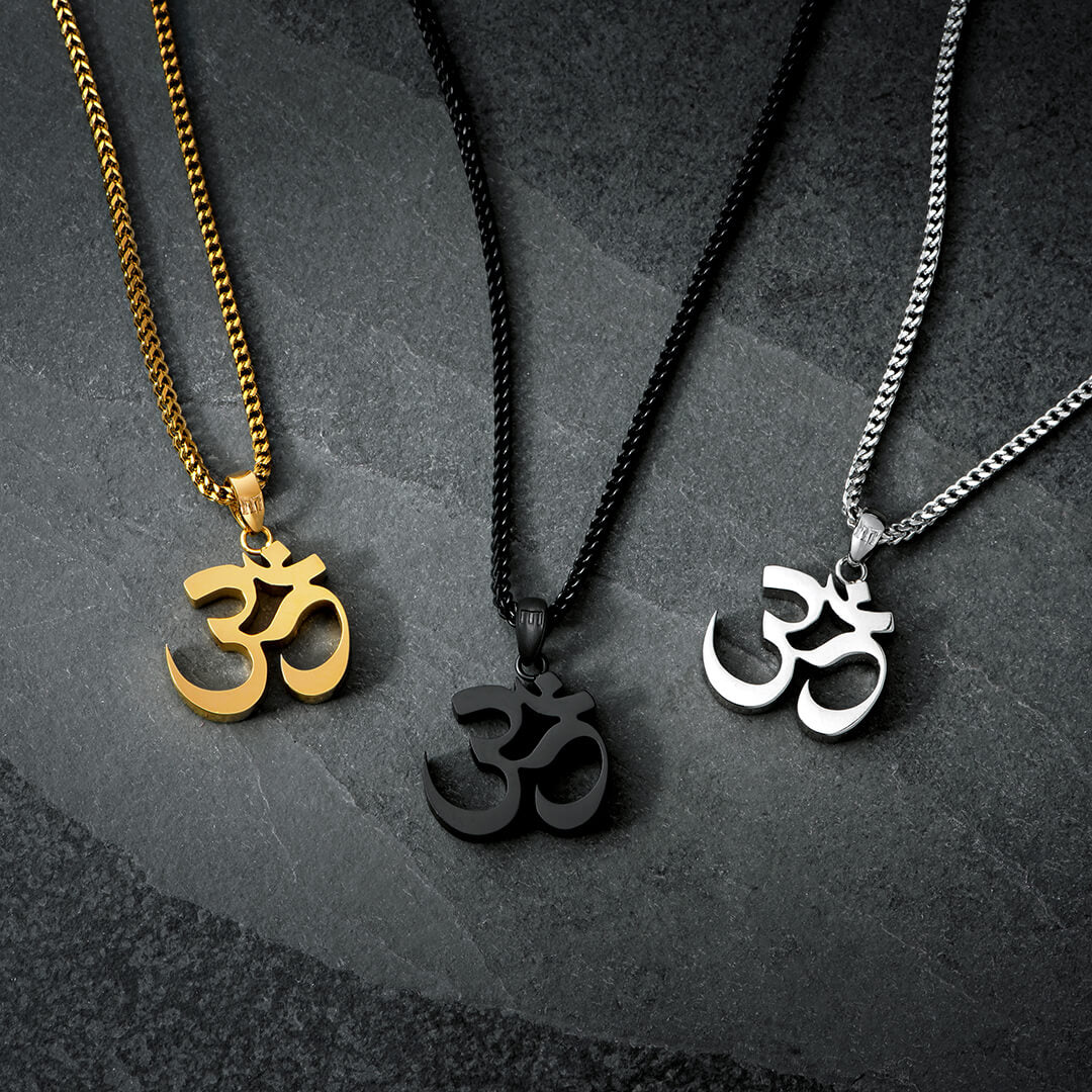 Om Pendant White Gold
